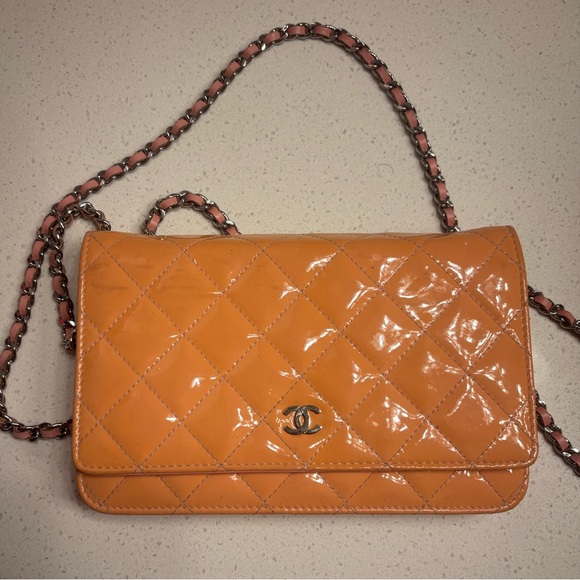 Chanel Patent Leather Wallet on Chain - BEAUTIFUL - Picture 1 of 6